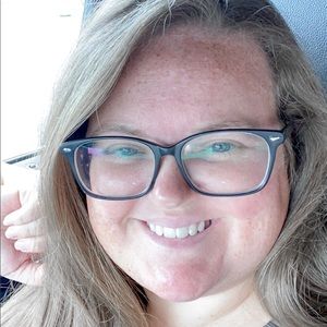 Meet your Posher, Holly